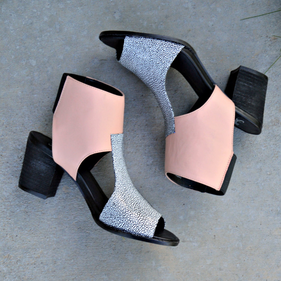 ☆HP☆ Shellys London Block Heel Colorblock Sandals - Picture 3 of 6